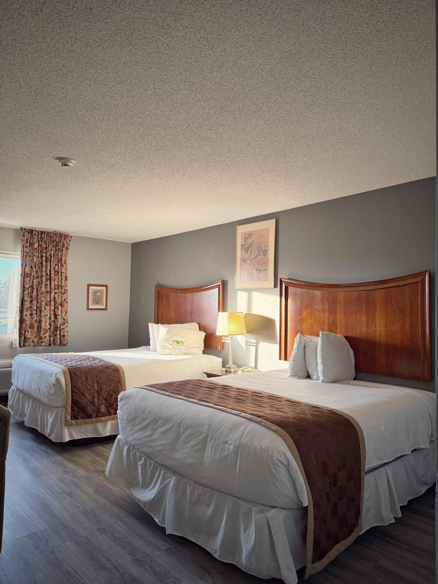 Lake Tree Inn & Suites Marion Eksteriør billede