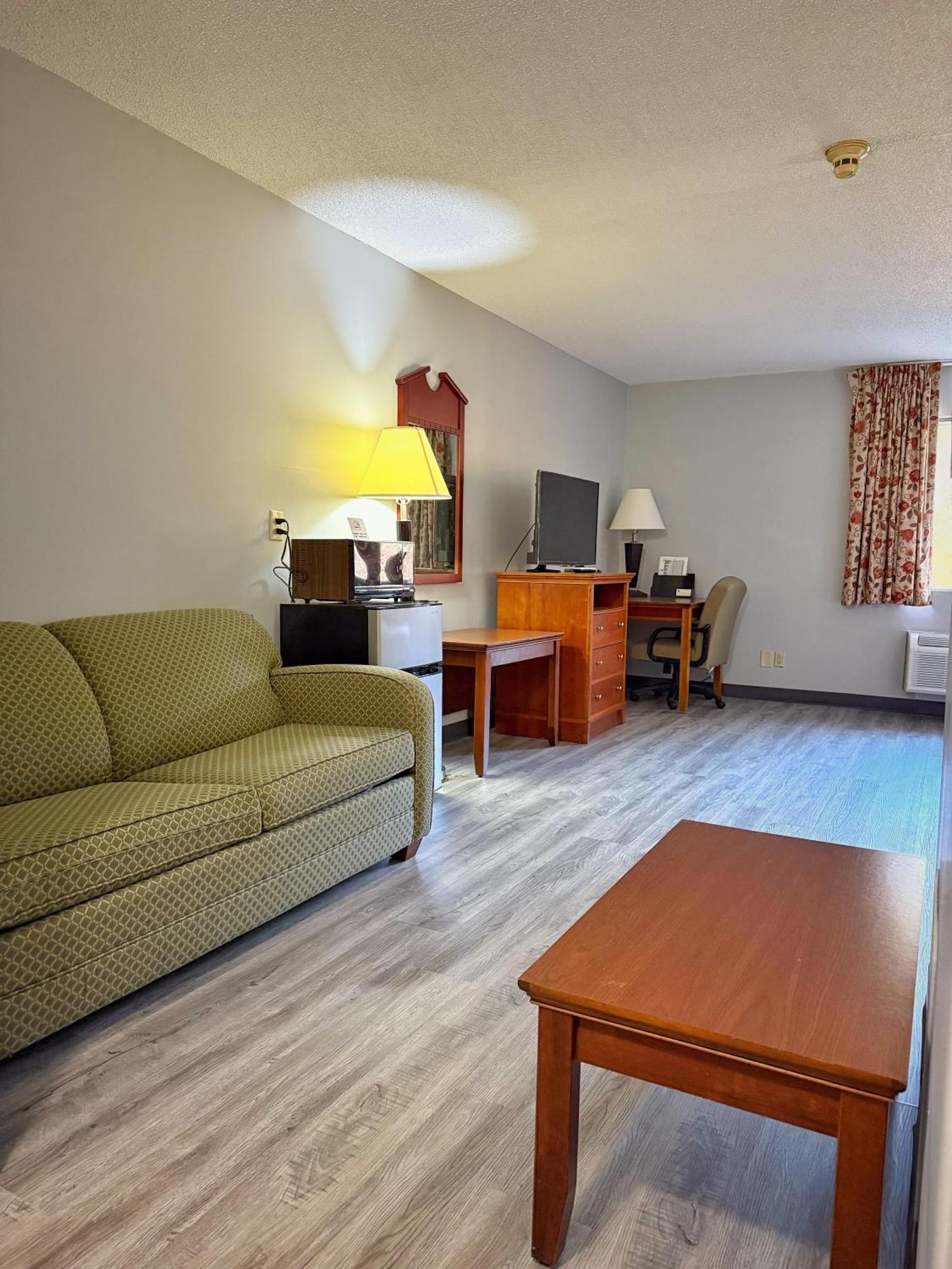 Lake Tree Inn & Suites Marion Eksteriør billede
