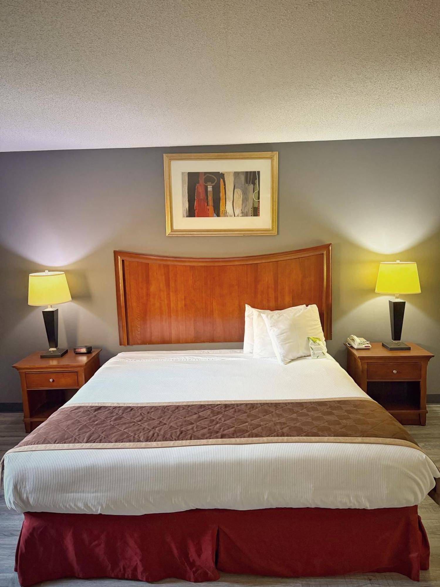 Lake Tree Inn & Suites Marion Eksteriør billede