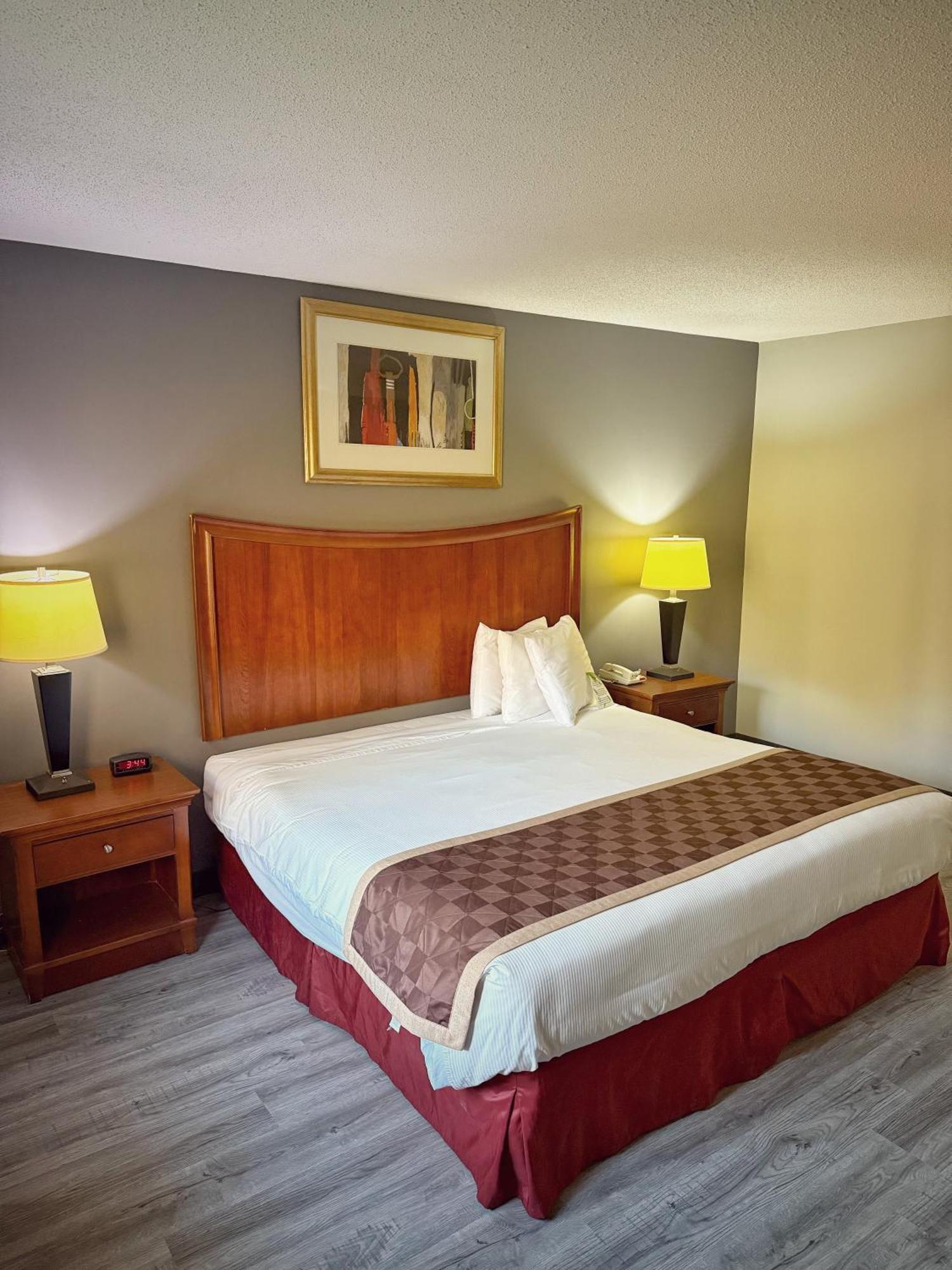 Lake Tree Inn & Suites Marion Eksteriør billede