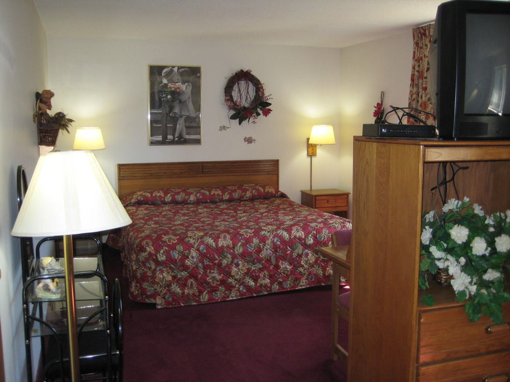 Lake Tree Inn & Suites Marion Eksteriør billede