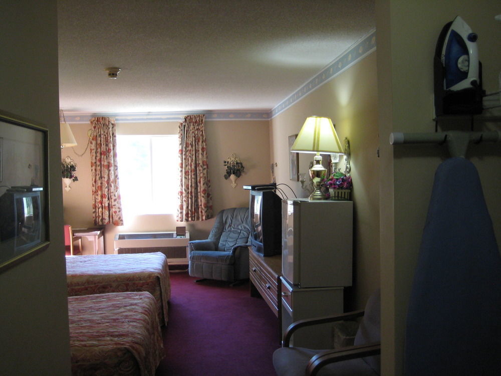 Lake Tree Inn & Suites Marion Eksteriør billede