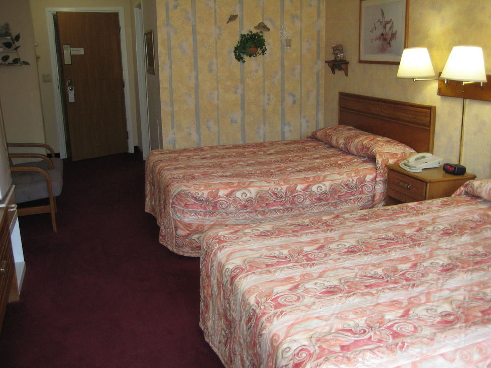 Lake Tree Inn & Suites Marion Eksteriør billede