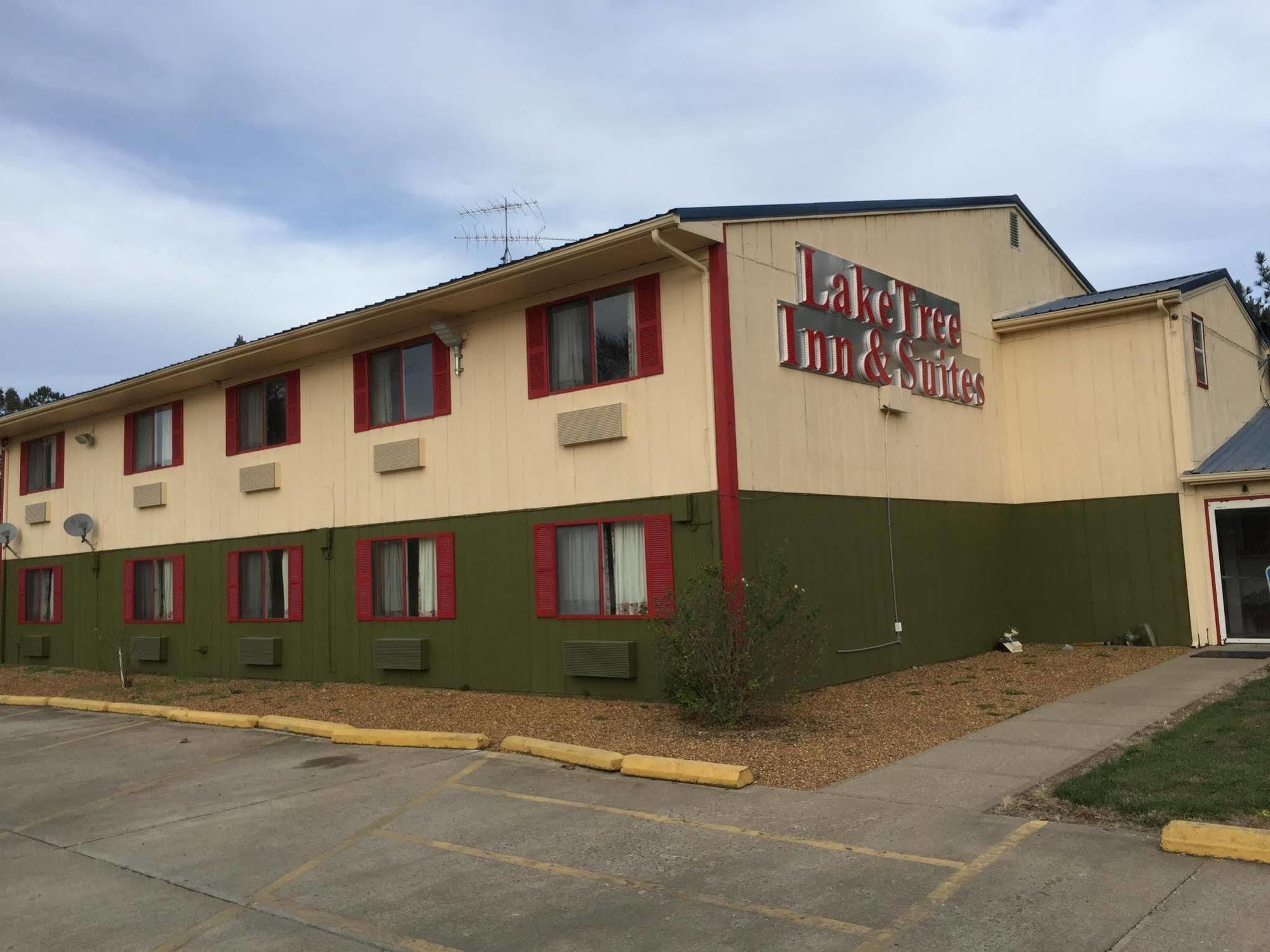 Lake Tree Inn & Suites Marion Eksteriør billede